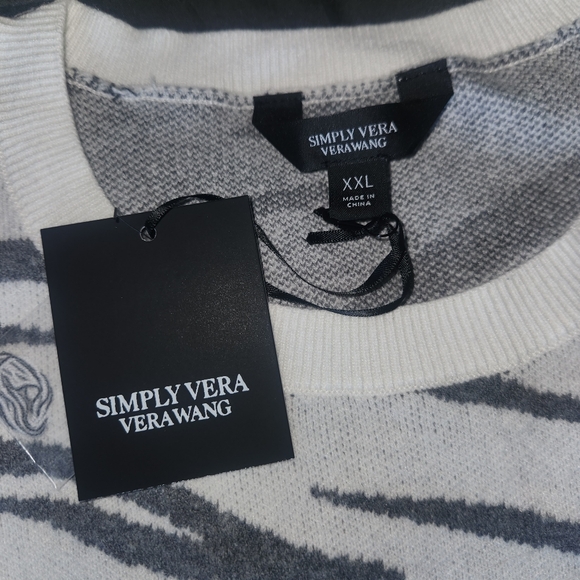 Vera Wang Sweater - Picture 4 of 7